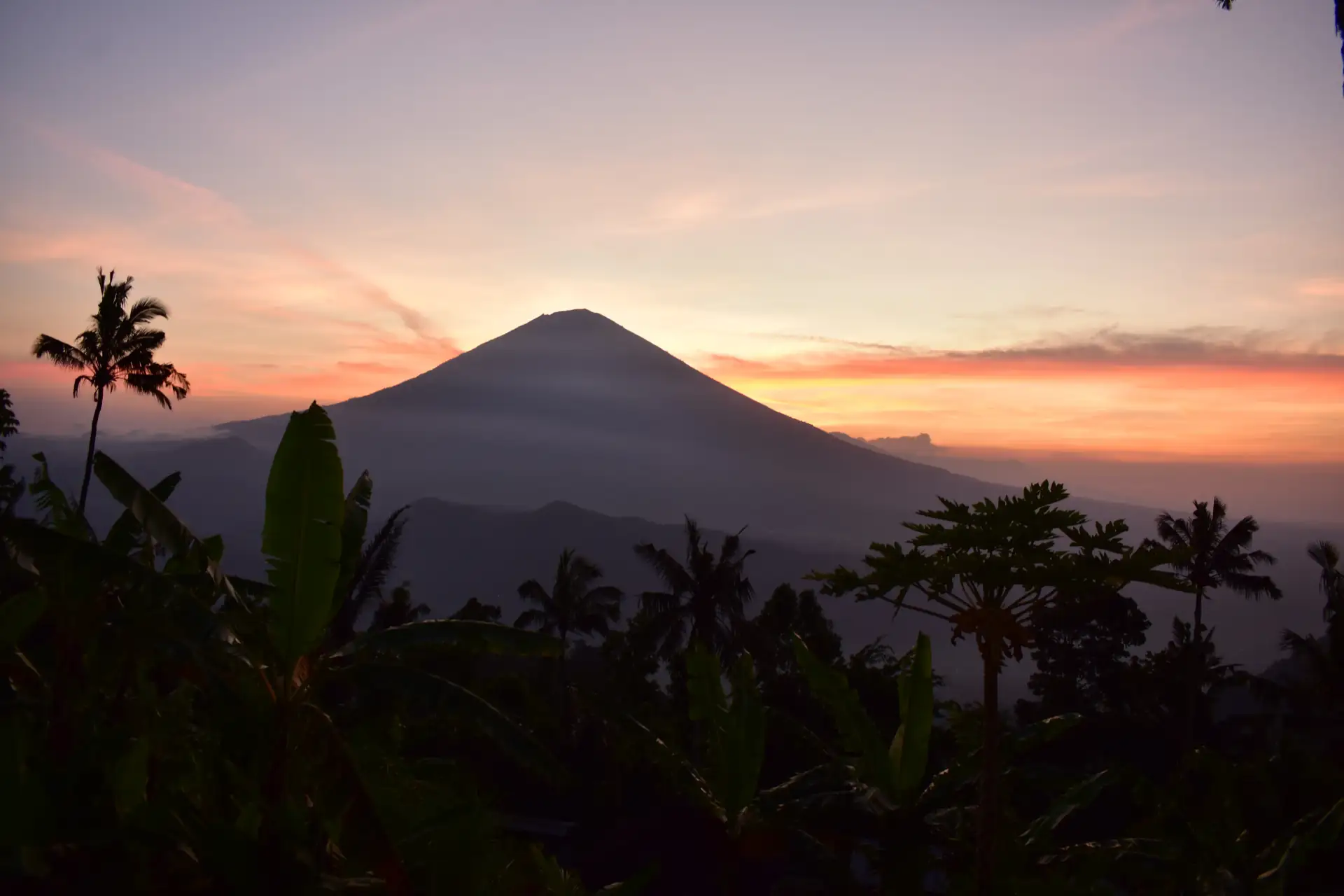 Portada de Que hacer en Amed, Bali: Guía real de slow travel y presupuesto 2026
